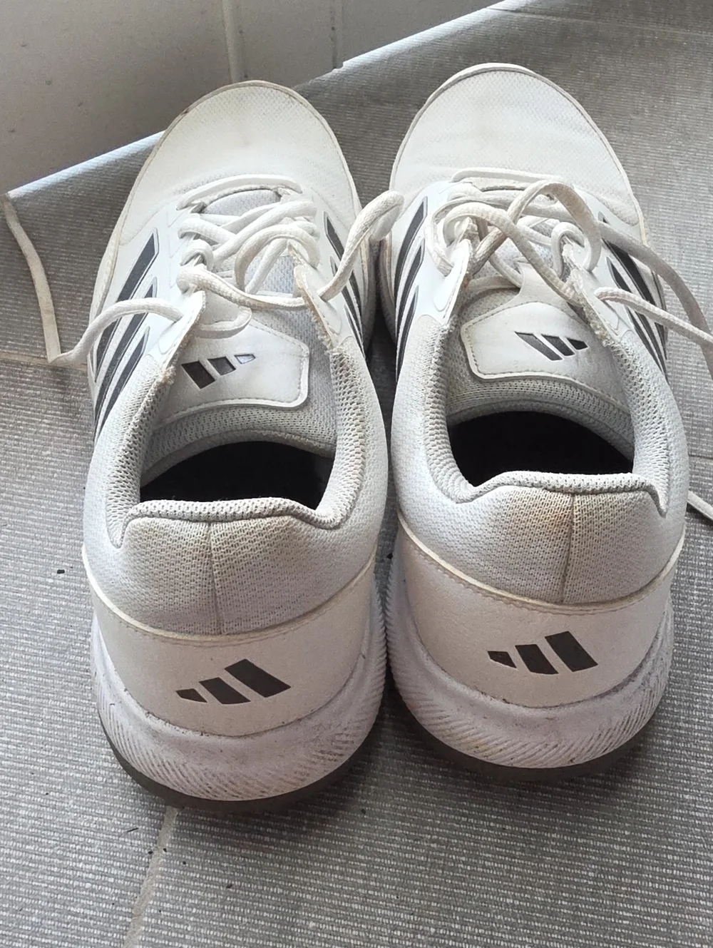 Addias Mens Golf Shoe in White, Gray and Black